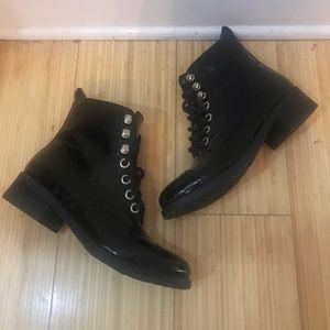 Black lace up Steve Madden boots